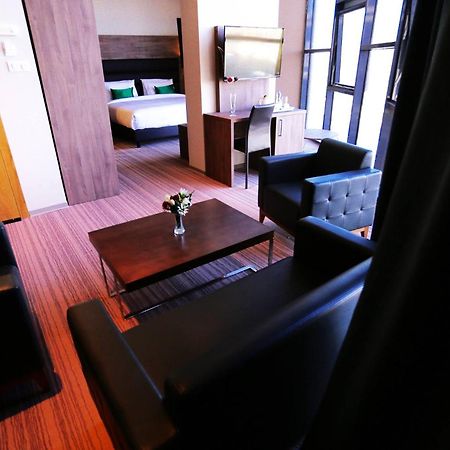 Le Zenith Hotel Оран Екстериор снимка