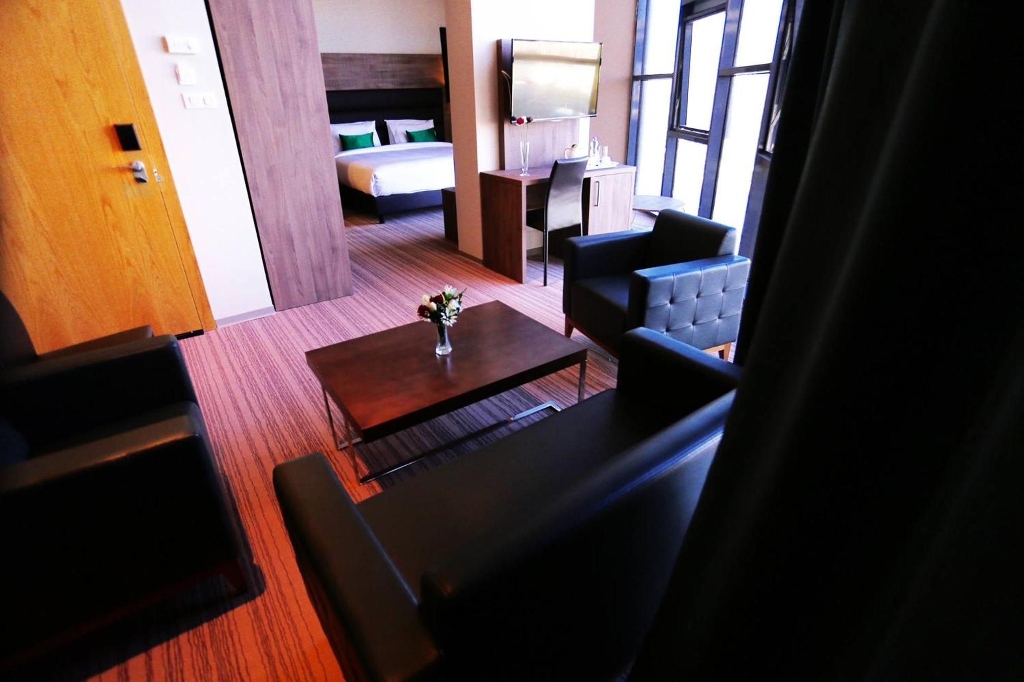 Le Zenith Hotel Оран Екстериор снимка